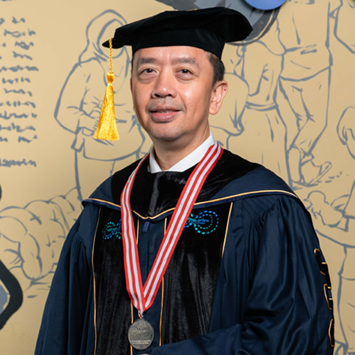 Aria Suyudi memperoleh gelar Magister Hukum dari Erasmus University Rotterdam, Belanda pada 2004 setelah sebelumnya memperoleh gelar Sarjana Hukum dari Universitas Indonesia pada 1999.