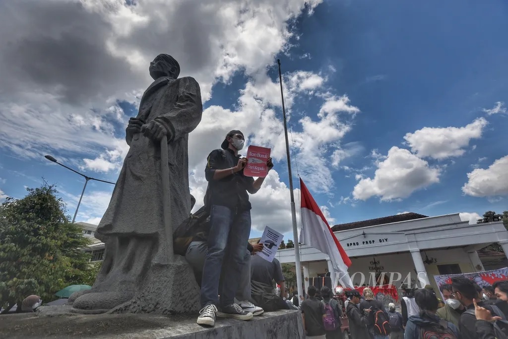 Republik dengan Gagasan Nir-kekerasan