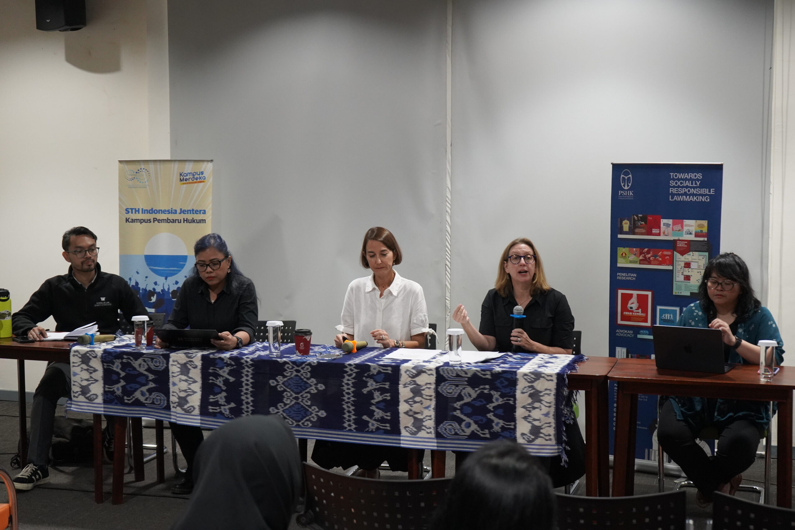 Indonesia dan Amerika Serikat Alami Pelemahan Hak-hak Konstitusional